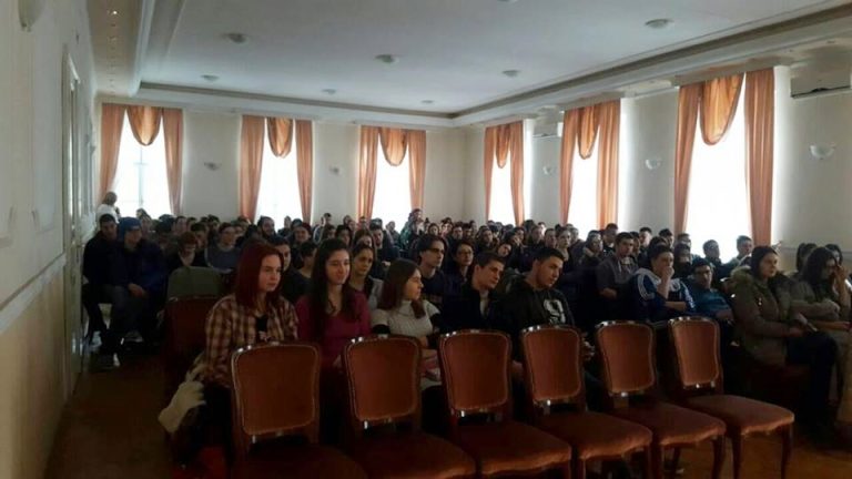 Гимназијалцима представљена организација „Интеркултура Србија“ и програм размене ученика