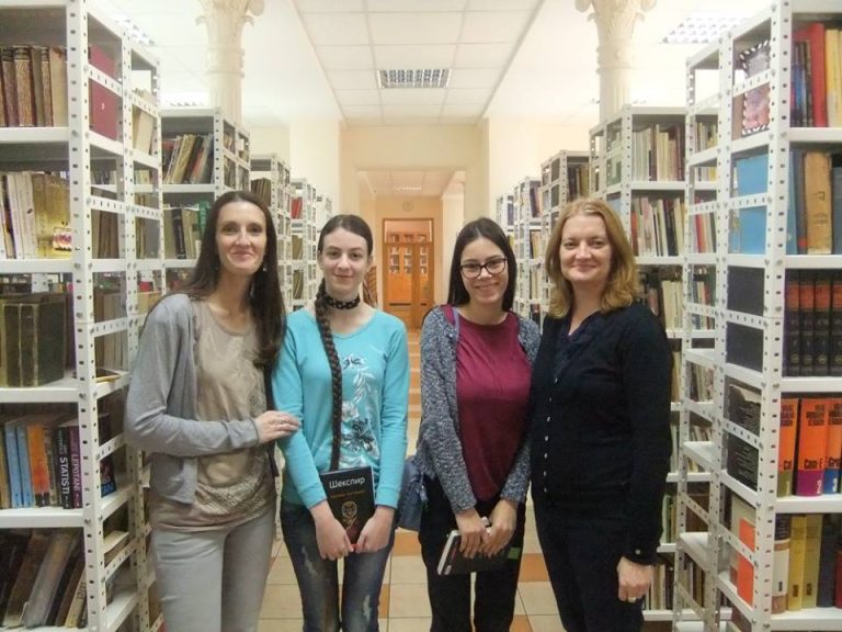 Награде за две гимназијалке на Пролећном литерарном и ликовном конкурсу Народне библиотеке „Данило Киш“