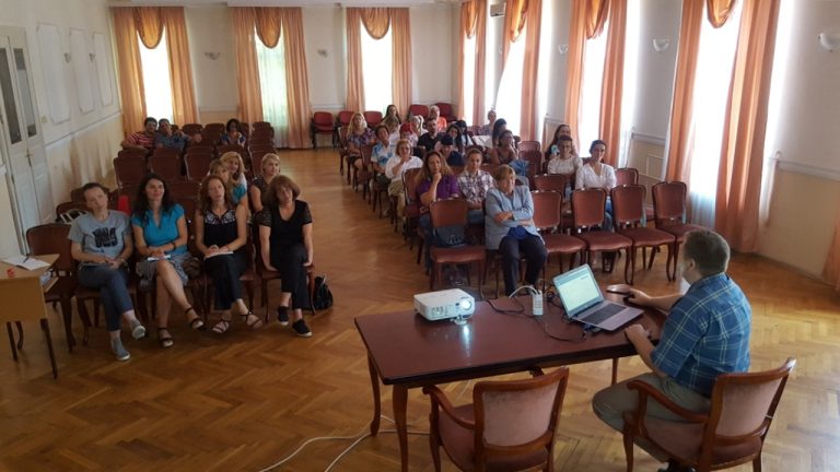 У Свечаној сали школе одржан семинар за наставнике „Напредне технологије у настави“