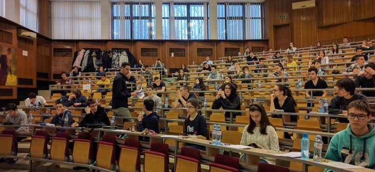 Шест ученика учествовало на Окружном такмичењу из математике