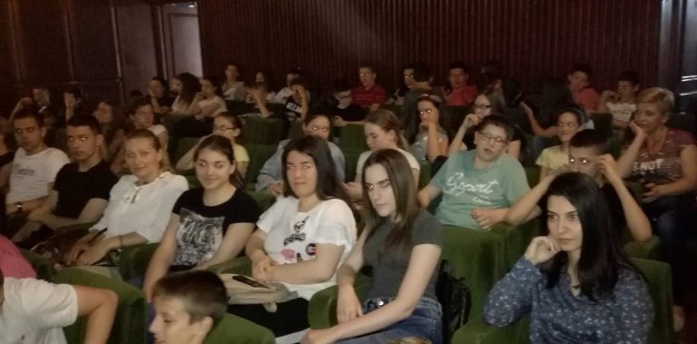 Гимназијалци присуствовали трибини поводом обележавања Дана планете Земље