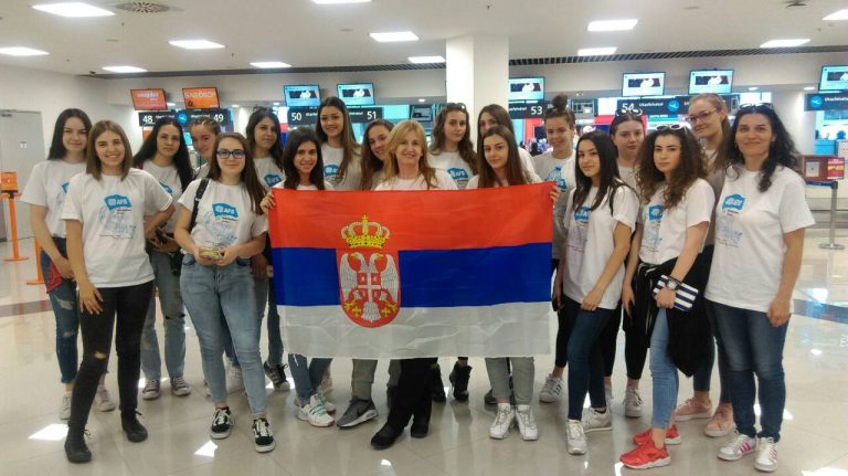 Седамнаест гимназијалаца на размени ученика у италијанском градићу Лагонегро