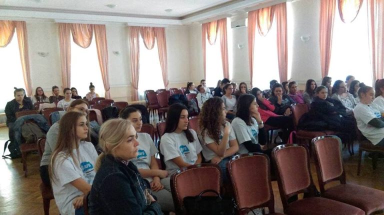 “Интеркултурални дијалог” у Свечаној сали школе