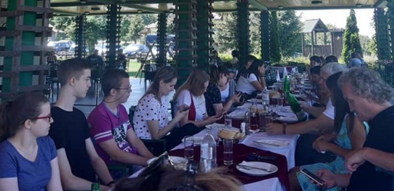 Вредне награде за ученика генерације и носиоце дипломе „Вук Караџић“