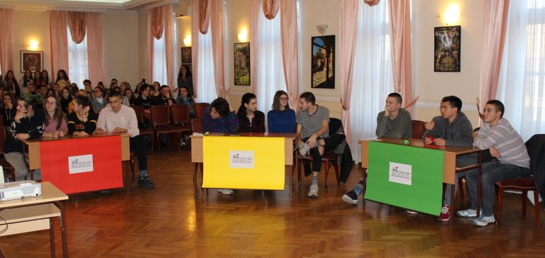 Квиз „Катапулт“ и овог децембра окупио гимназијалце из Србобрана, Руског Крстура и Врбаса