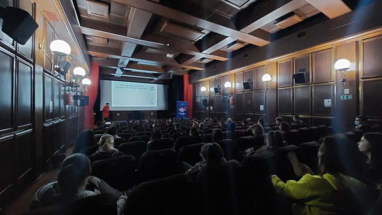 Гимназијалци обухваћени кампањом „Ум на друм“ Агенције за безбедност саобраћаја