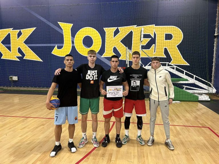 Гимназијалци постигли успех на Међуокружном такмичењу у баскету 3×3